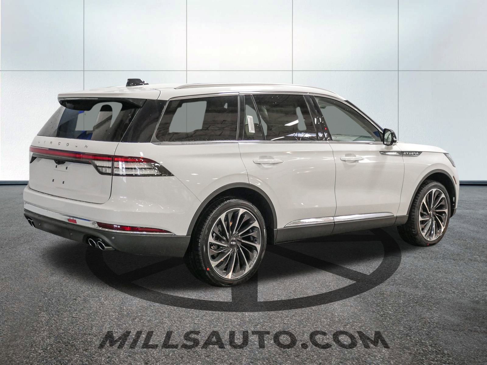 New 2025 Lincoln Aviator Reserve image 8