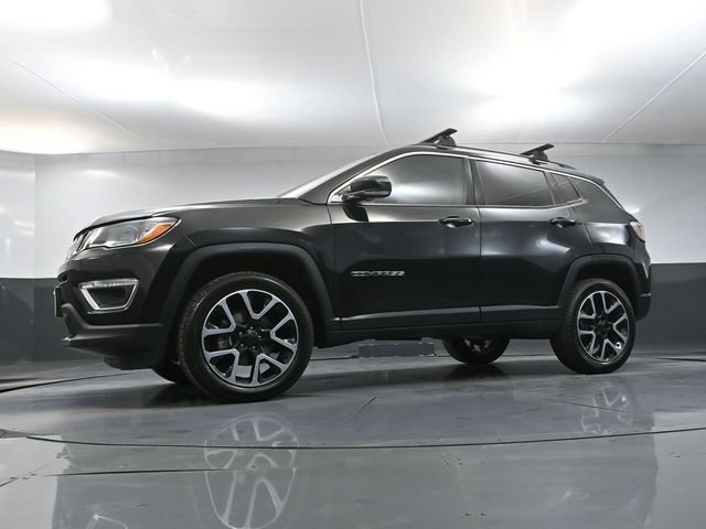 Used 2017 Jeep Compass Limited w/ Navigation Group AWD/4WD image 49