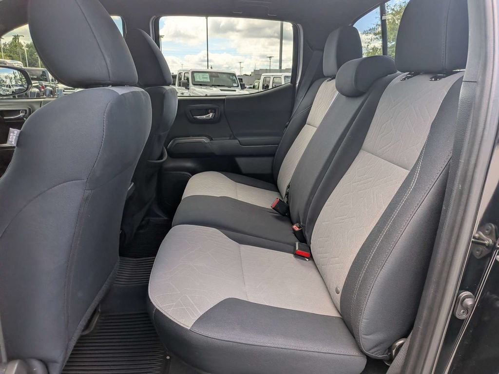Used 2020 Toyota Tacoma TRD Off-Road AWD/4WD image 13