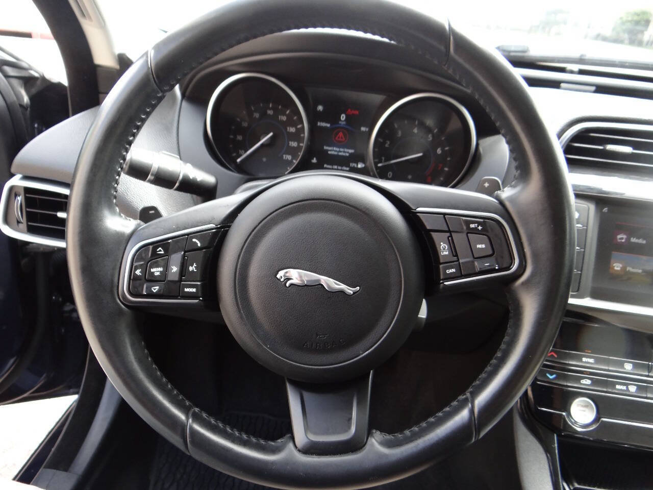 Used 2018 Jaguar XE Premium AWD/4WD image 14