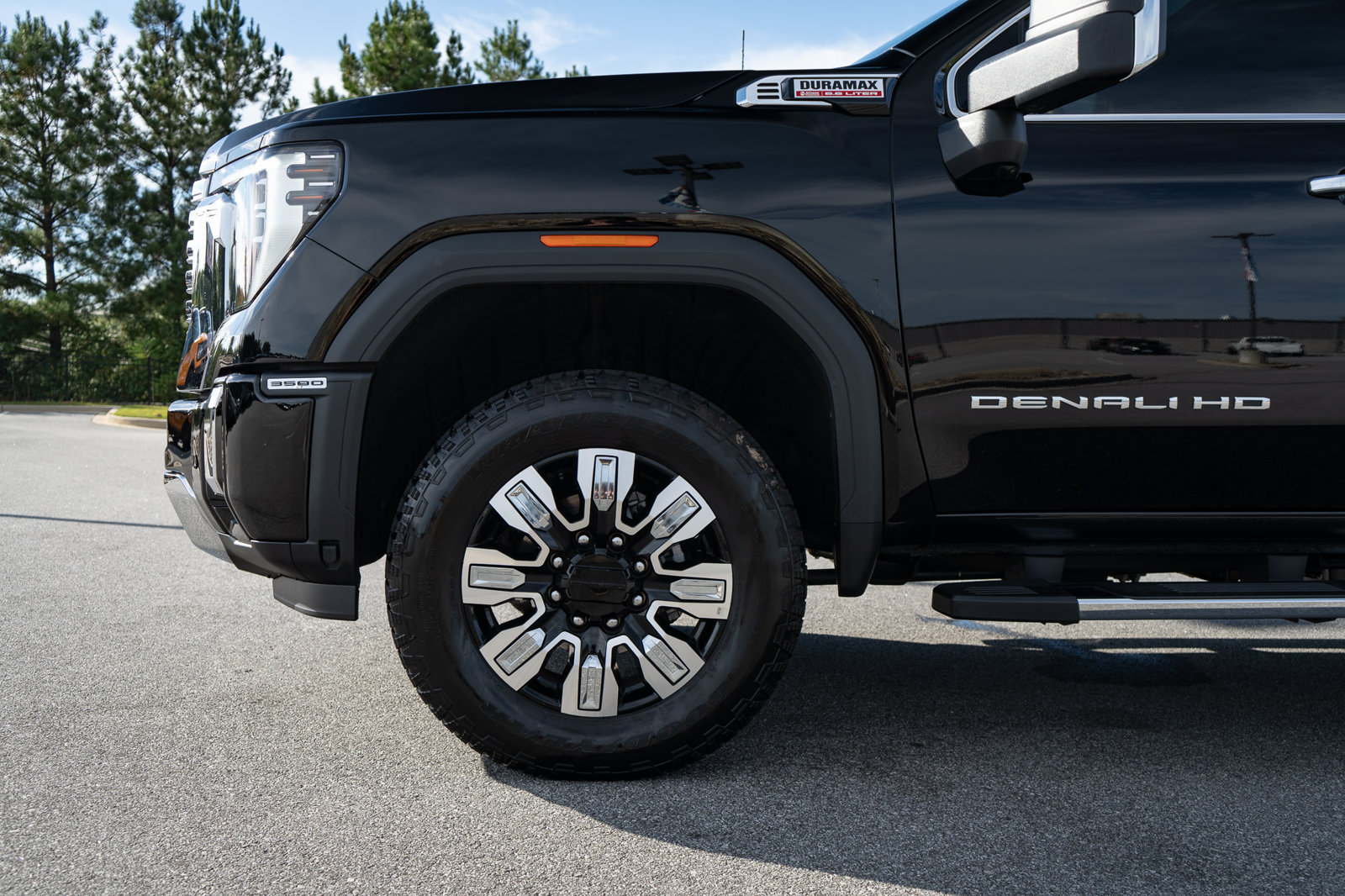 Used 2026 GMC Sierra 3500 Denali w/ Denali Reserve Package AWD/4WD image 11