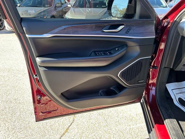 Used 2021 Jeep Grand Cherokee L Limited w/ Trailer Tow Group (B) image 10