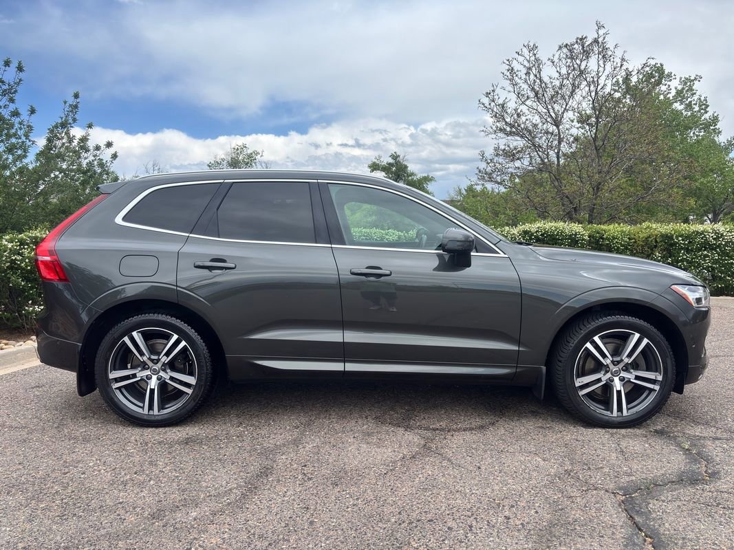 Used 2019 Volvo XC60 T6 Momentum w/ Multimedia Package AWD/4WD image 5