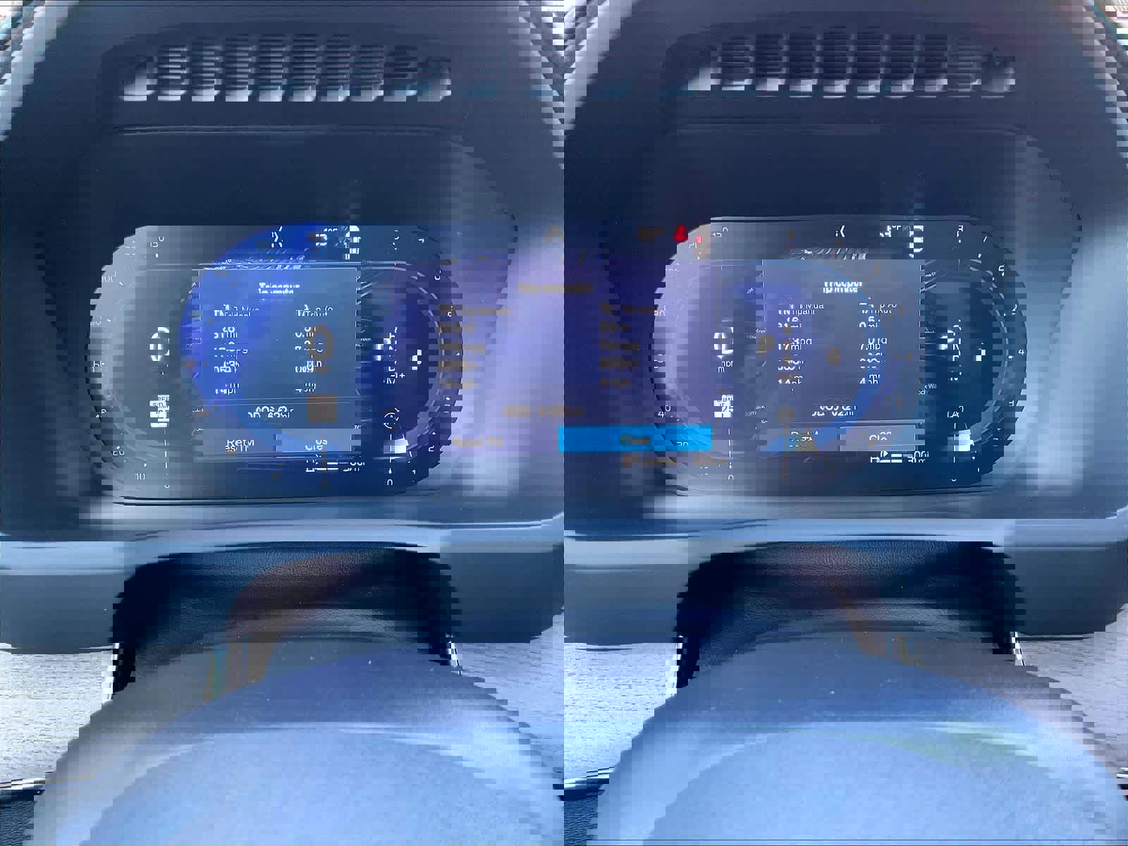 Used 2025 Volvo XC90 B5 Core w/ Protection Package Premier image 23