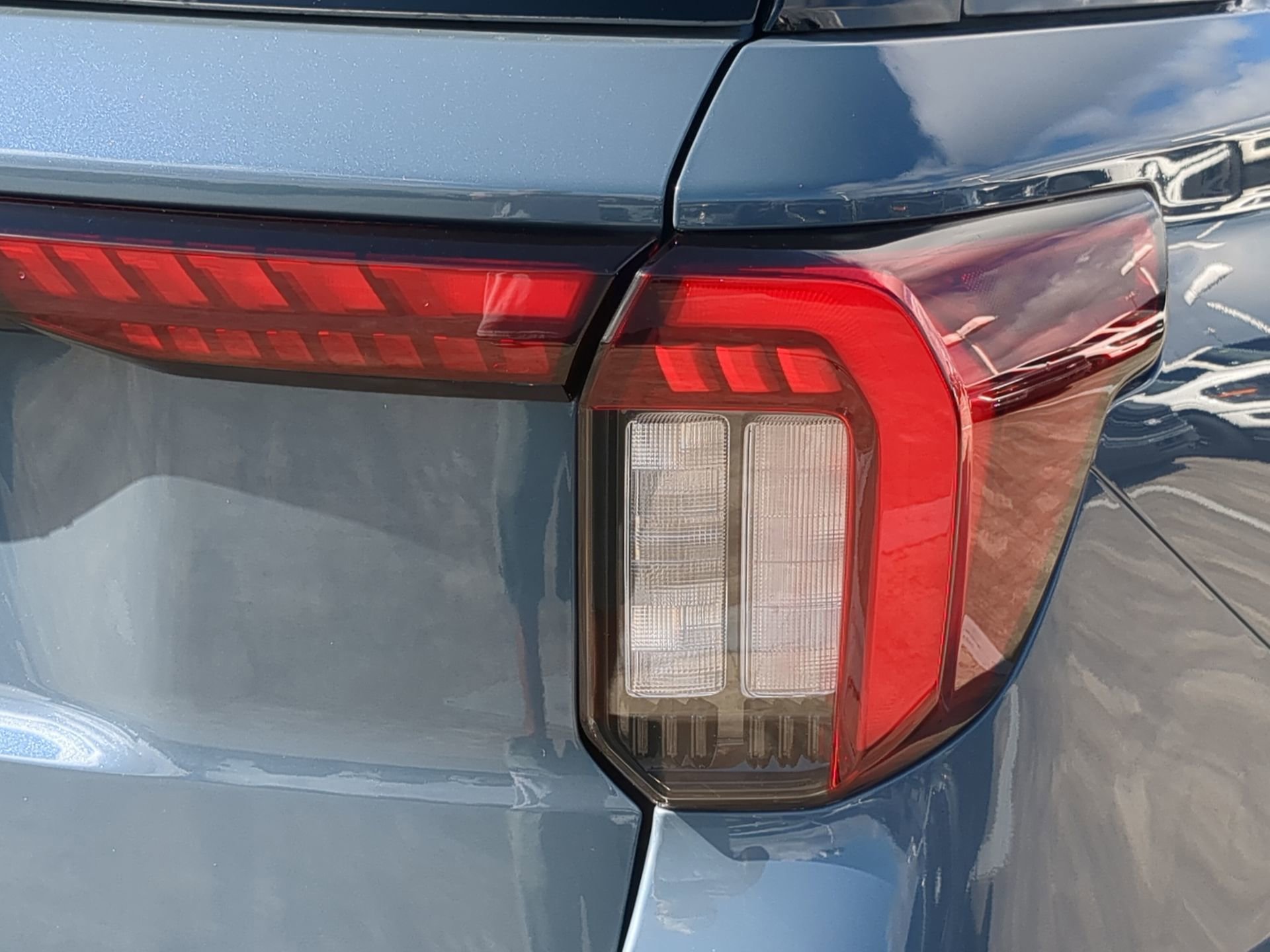 New 2026 Ford Explorer ST-Line image 40