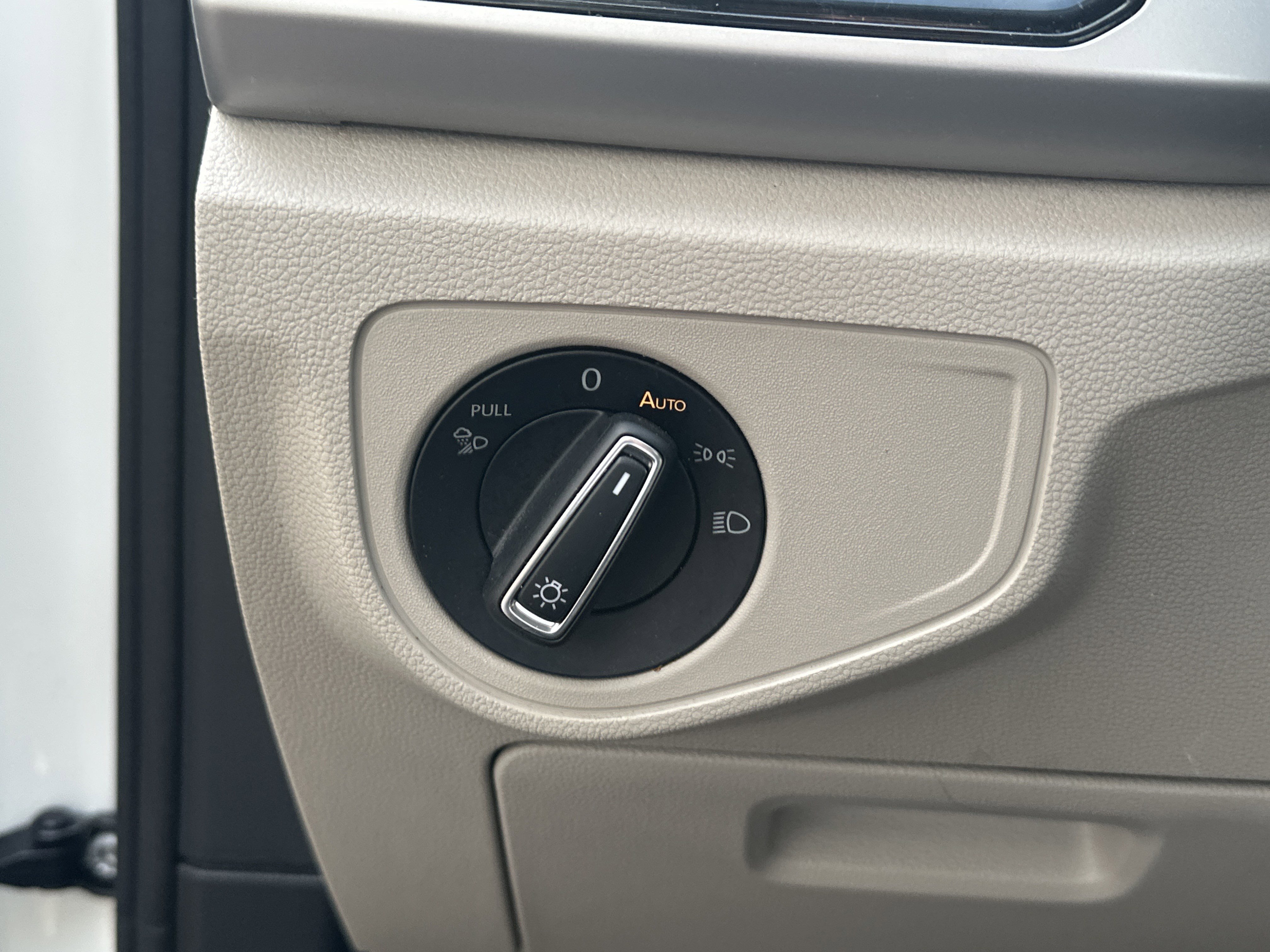 Used 2022 Volkswagen Atlas SE image 26