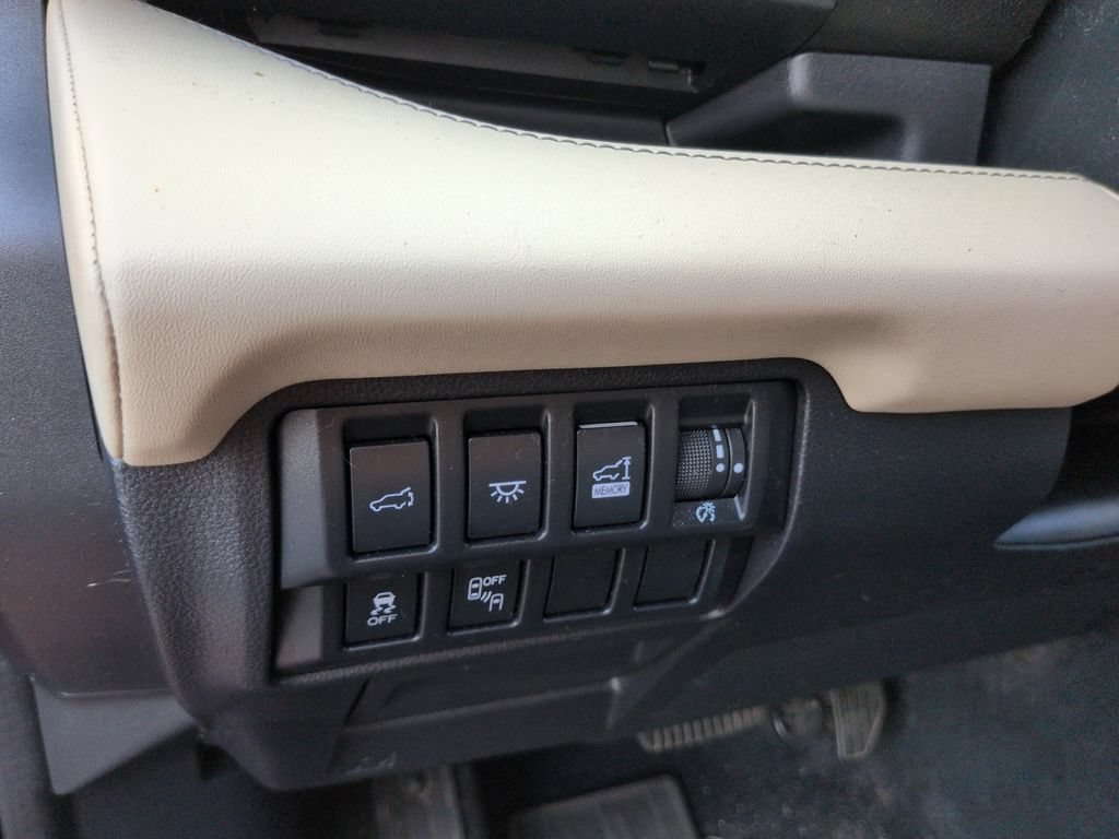 Used 2021 Subaru Ascent Limited AWD/4WD image 18