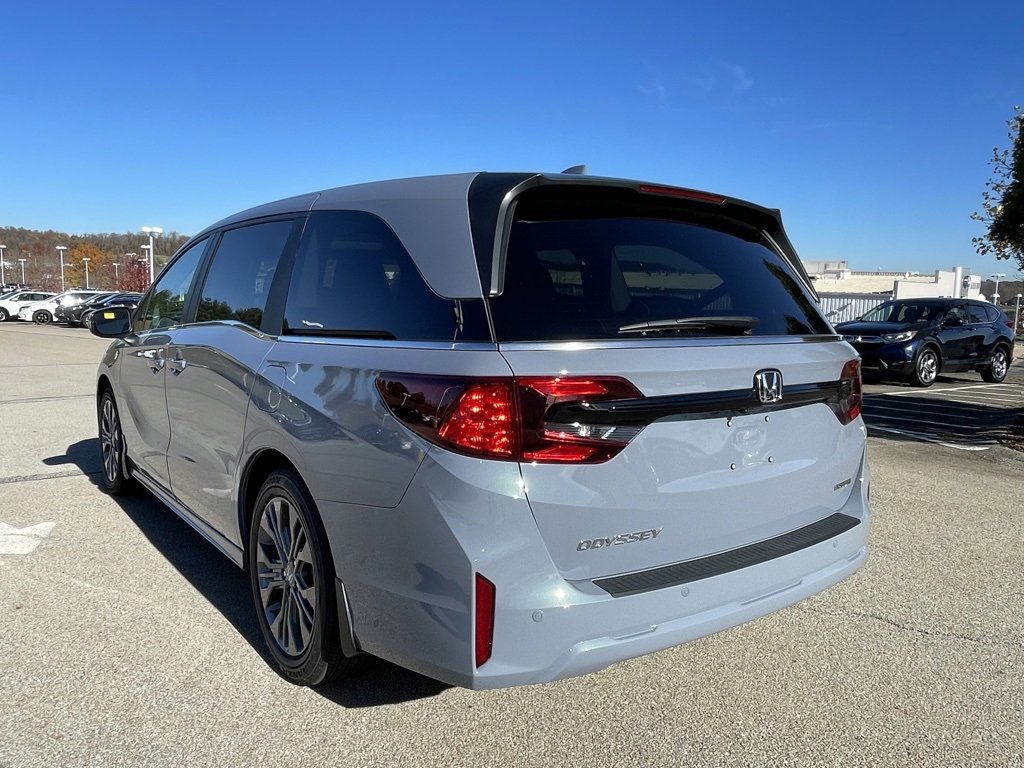 New 2026 Honda Odyssey Touring image 5