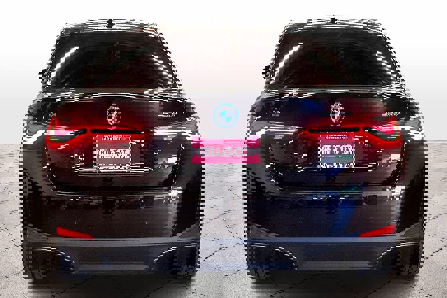 Used 2025 BMW i4 eDrive40 w/ M Sport Package image 7