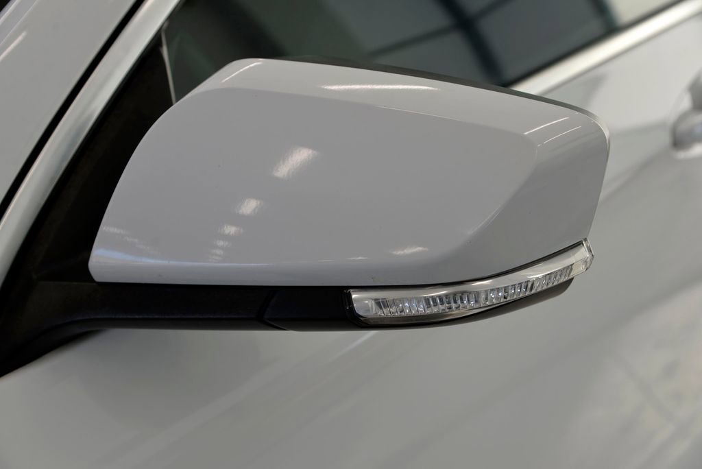 Used 2016 Chevrolet Impala LT w/ Convenience Package image 12