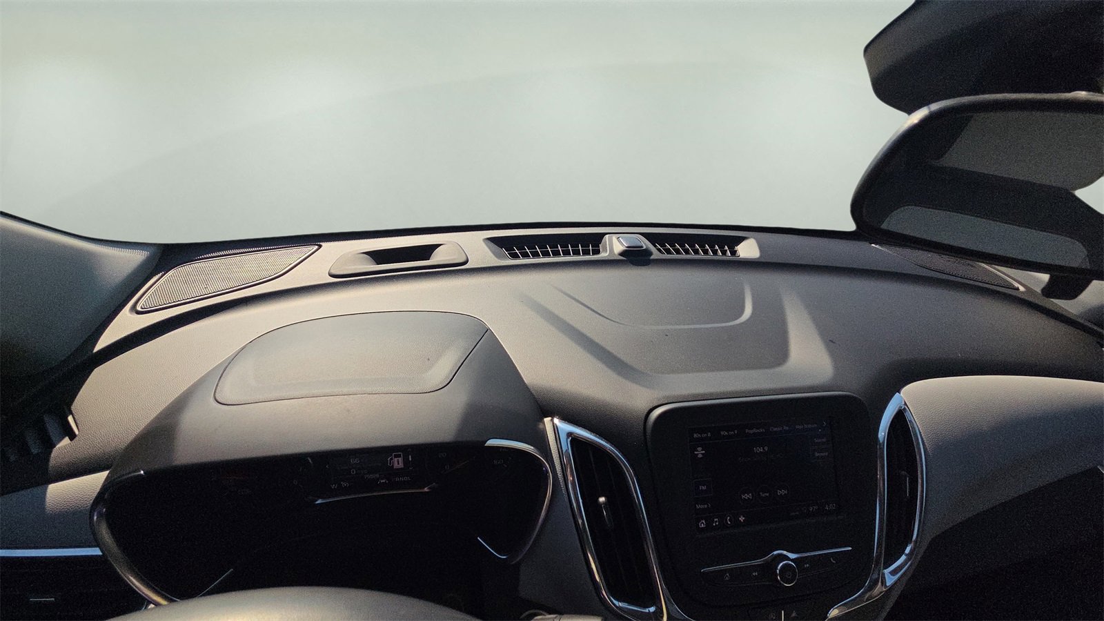 Used 2023 Chevrolet Equinox LT w/ Driver Convenience Package image 9