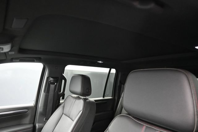 Used 2025 Chevrolet Suburban RST w/ Comfort Package AWD/4WD image 14
