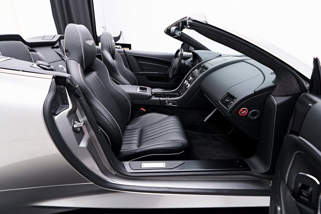 Used 2016 Aston Martin DB9 GT RWD image 48