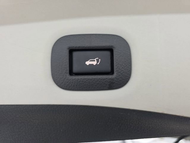 Used 2015 Nissan Rogue SV w/ SV Premium Package AWD/4WD image 32