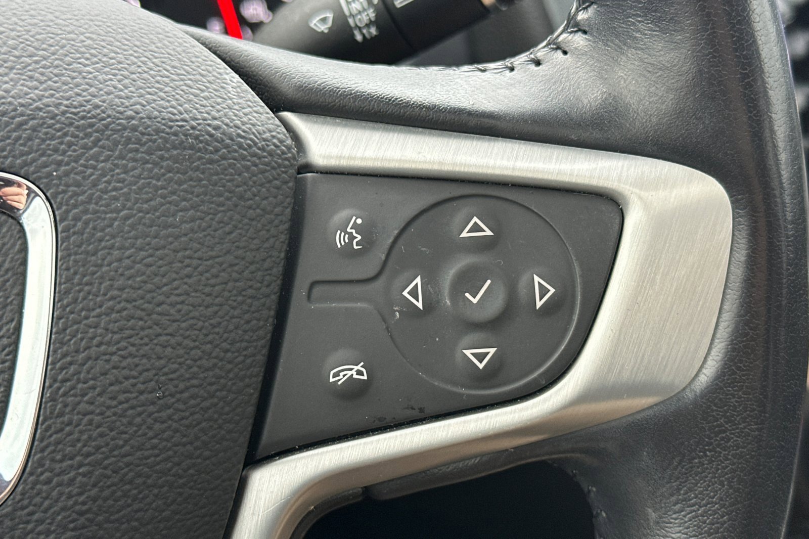 Used 2021 GMC Acadia SLT w/ Elevation Edition image 39