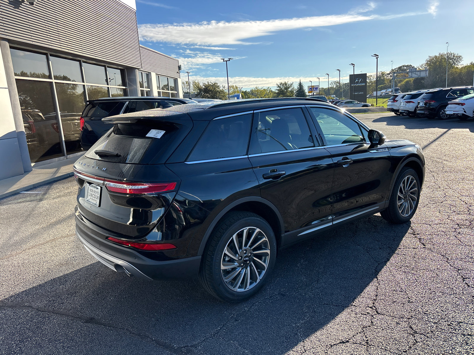 New 2026 Lincoln Corsair Reserve w/ Rear Removable Package Tray image 7