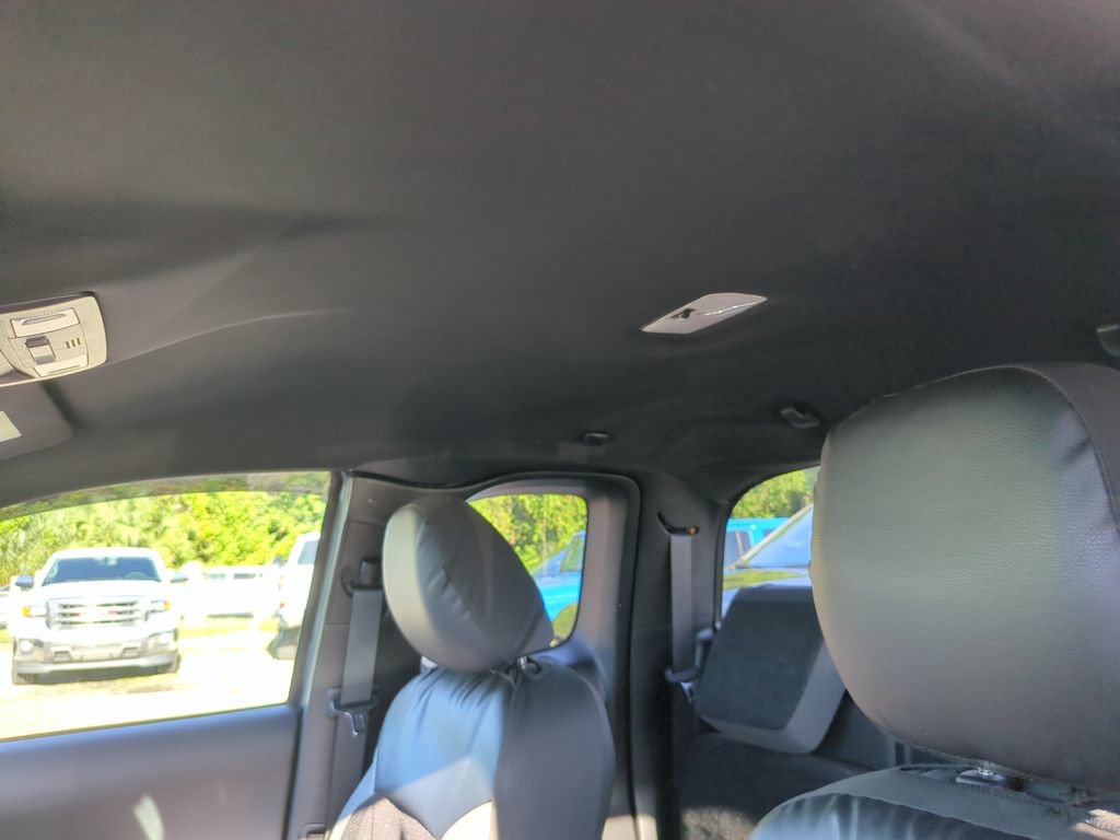 Used 2018 Toyota Tacoma TRD Off-Road AWD/4WD image 10