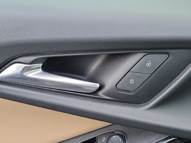 Used 2025 Chevrolet Equinox ACTIV w/ Safety and Technology Package FWD image 17