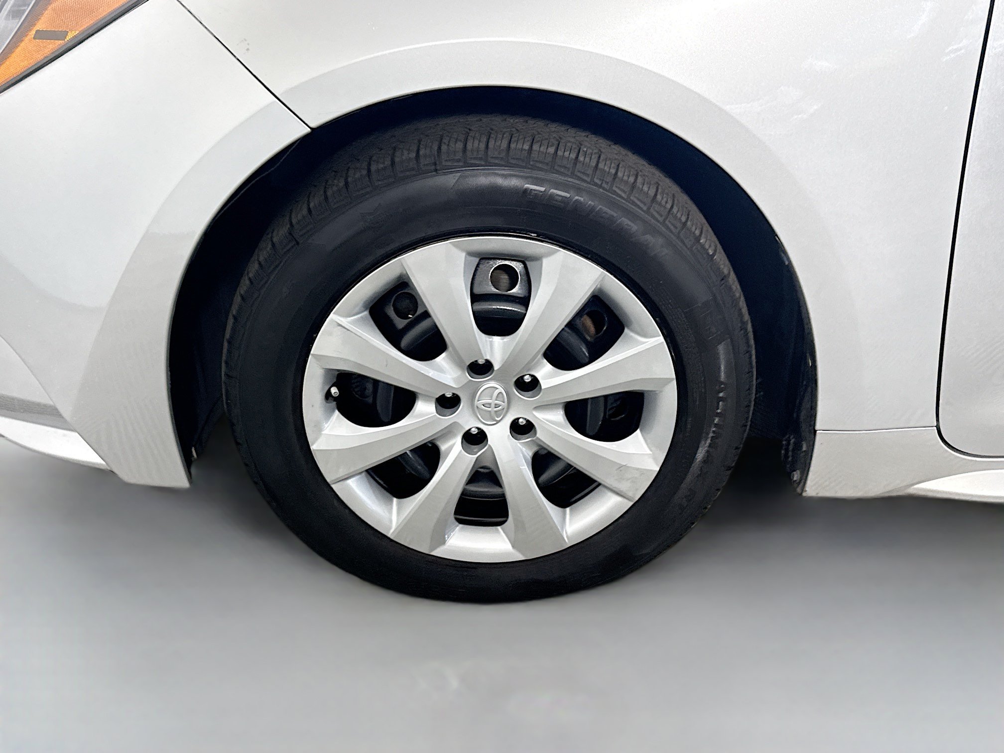 Used 2022 Toyota Corolla LE FWD image 37