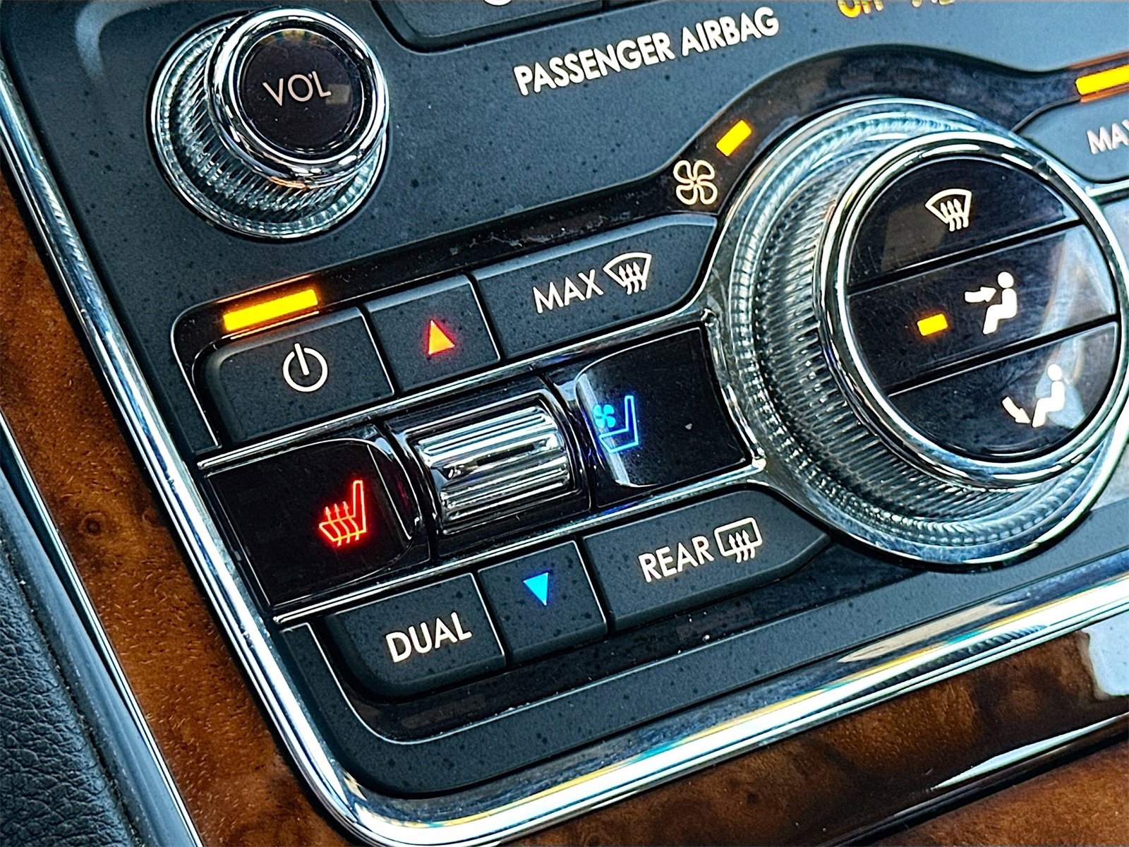 Used 2017 Lincoln Continental Reserve image 20