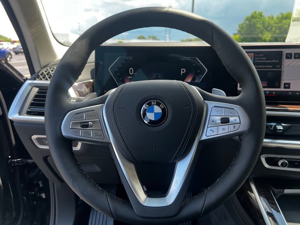 Certified 2026 BMW X7 xDrive40i w/ Executive Package image 13