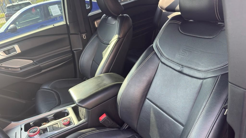 Certified 2020 Ford Explorer ST w/ Premium Technology Package AWD/4WD image 11