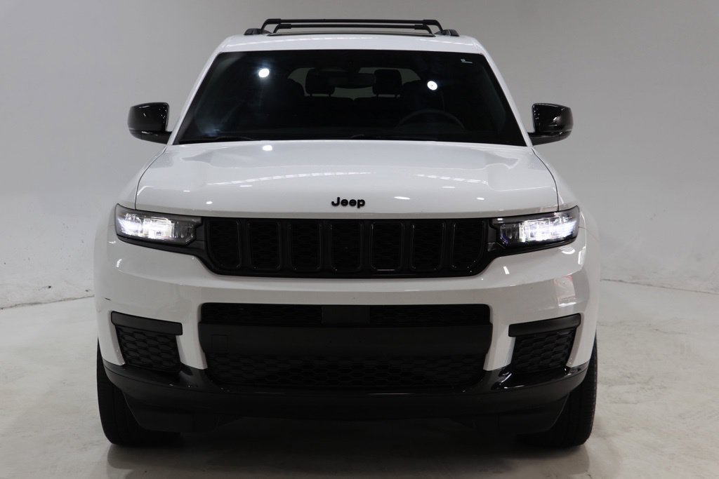 Used 2023 Jeep Grand Cherokee L Laredo AWD/4WD image 2