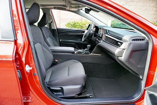 Used 2025 Toyota Camry LE w/ Convenience Package FWD image 11