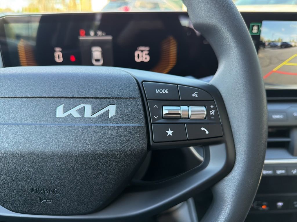 New 2026 Kia K4 FWD image 32