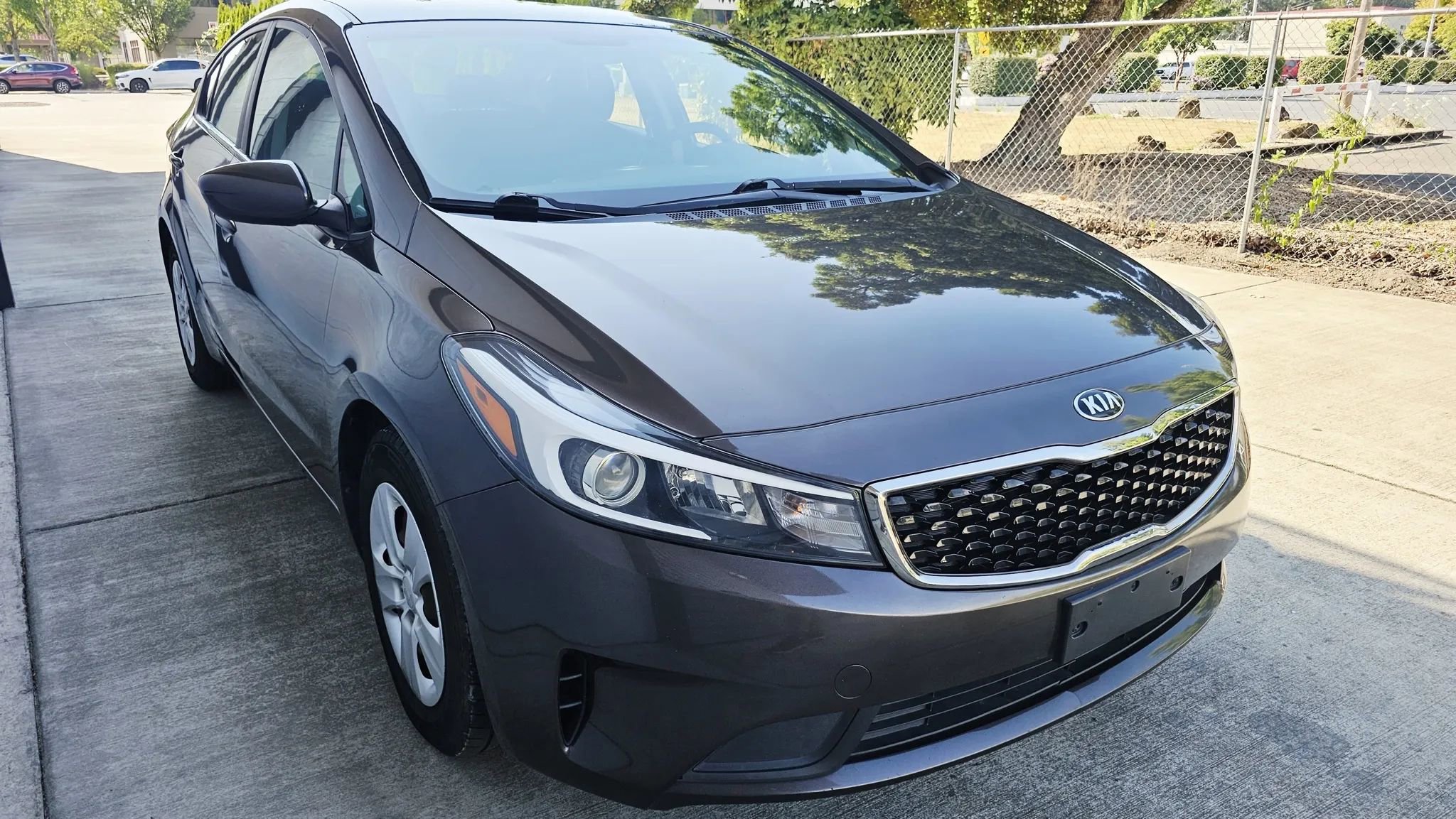 Used 2017 Kia Forte LX image 7