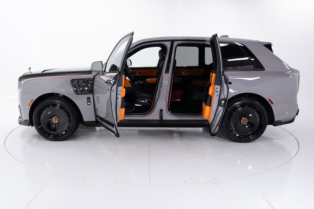 Used 2026 Rolls-Royce Cullinan AWD/4WD image 9
