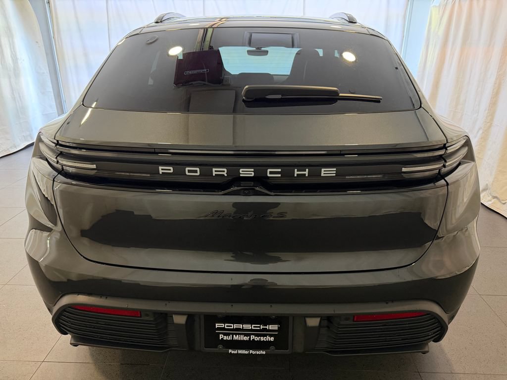 Certified 2025 Porsche Macan 4S Electric AWD/4WD image 8