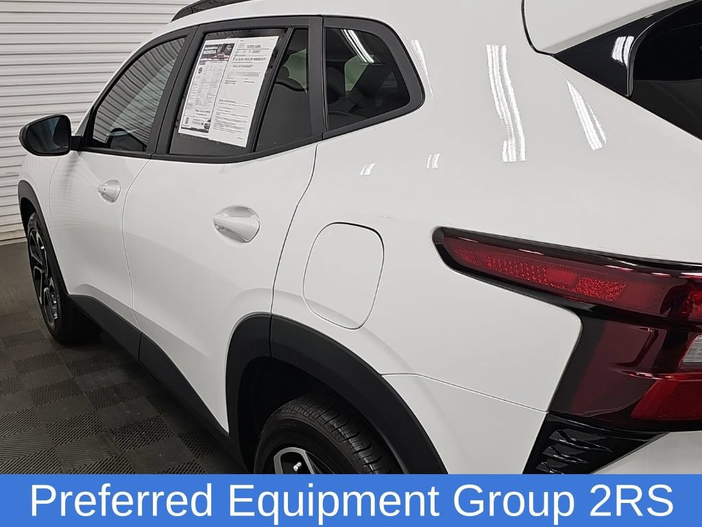 Used 2024 Chevrolet Trax RS FWD image 7