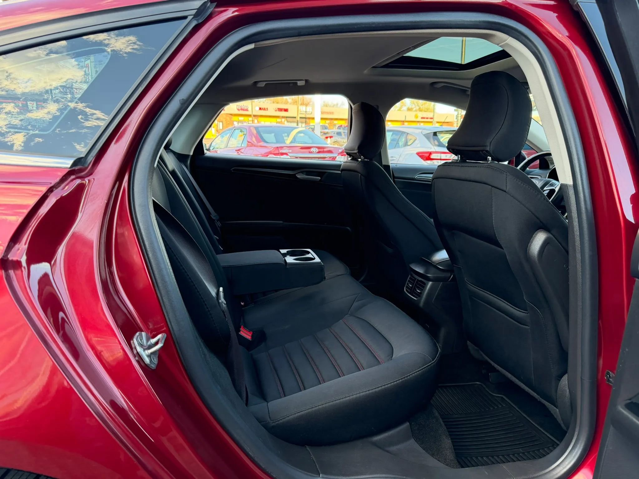 Used 2016 Ford Fusion SE image 17