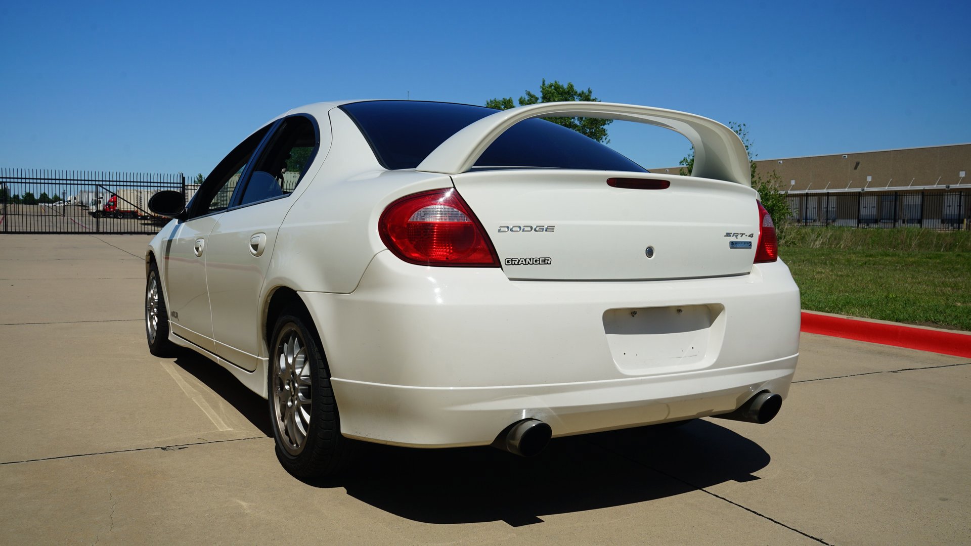 Used 2005 Dodge Neon w/ Competition Group image 9