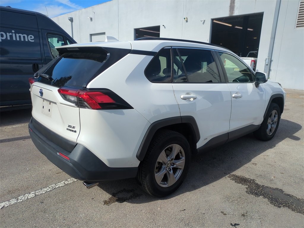 Used 2022 Toyota RAV4 XLE image 6