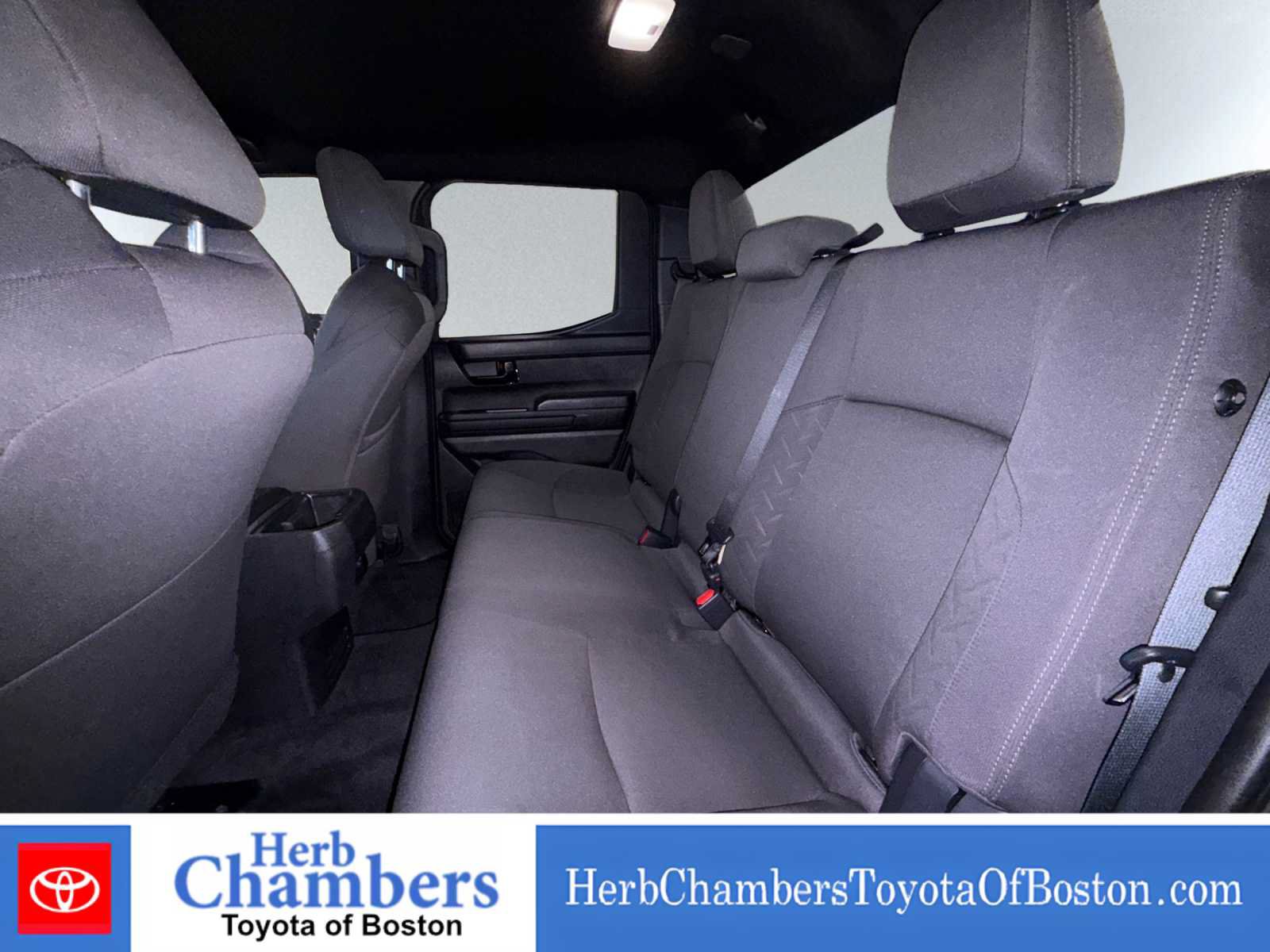 Used 2025 Toyota Tacoma SR5 AWD/4WD image 17
