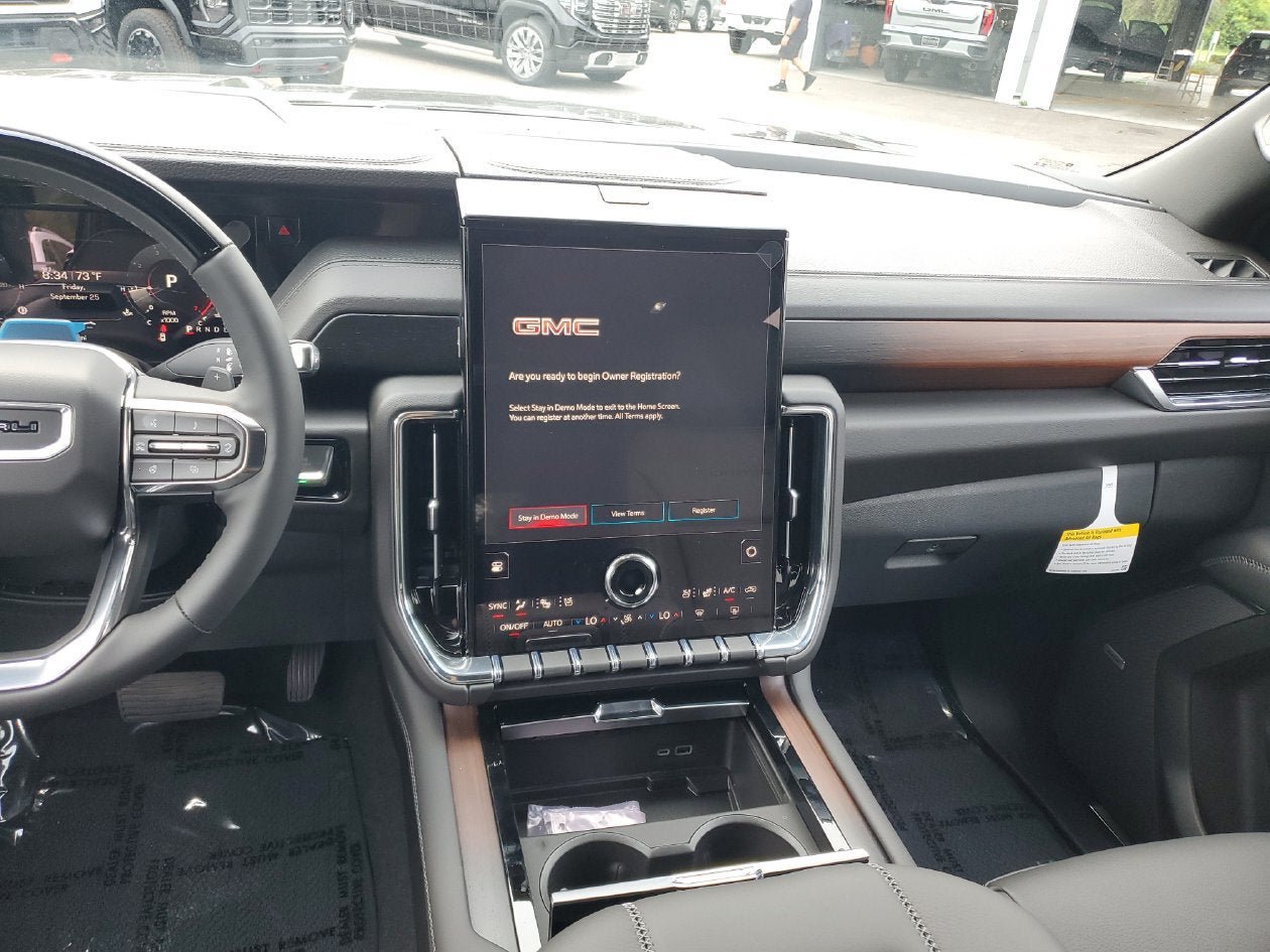 New 2026 GMC Yukon Denali w/ Denali Reserve Package AWD/4WD image 14