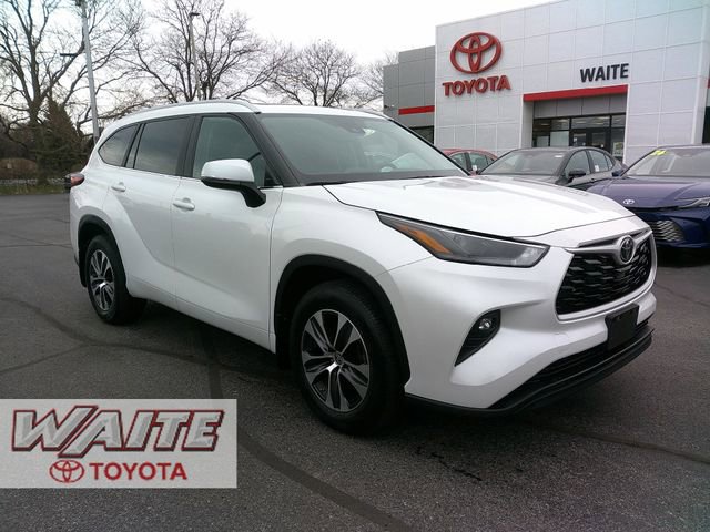 Used 2023 Toyota Highlander XLE