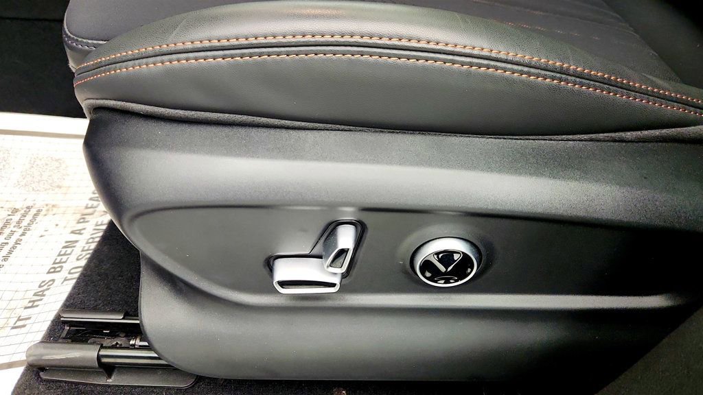 Used 2025 Maserati Grecale Folgore AWD/4WD image 12