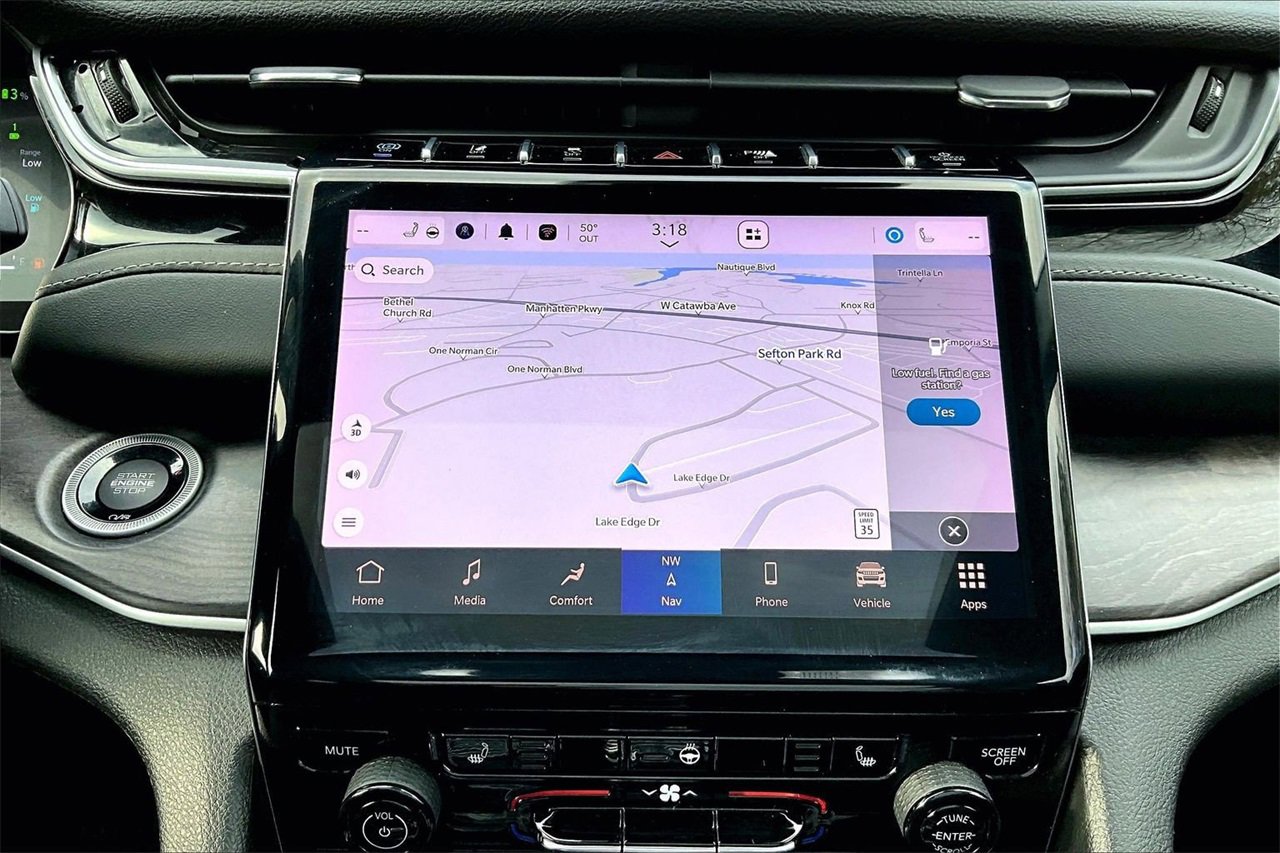 Used 2024 Jeep Grand Cherokee Limited 4xe image 13