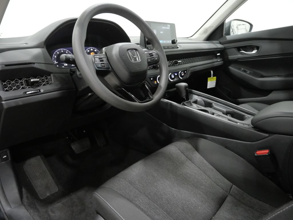 Used 2024 Honda Accord EX image 11