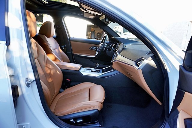 Used 2022 BMW 330i Sedan w/ Driving Assistance Package image 12