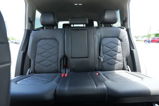 Used 2024 Volkswagen Atlas SE AWD/4WD image 36