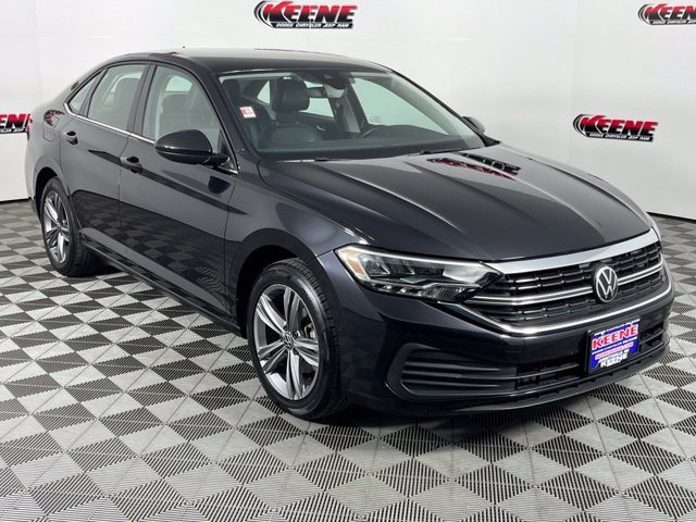 Used 2024 Volkswagen Jetta SE FWD image 2