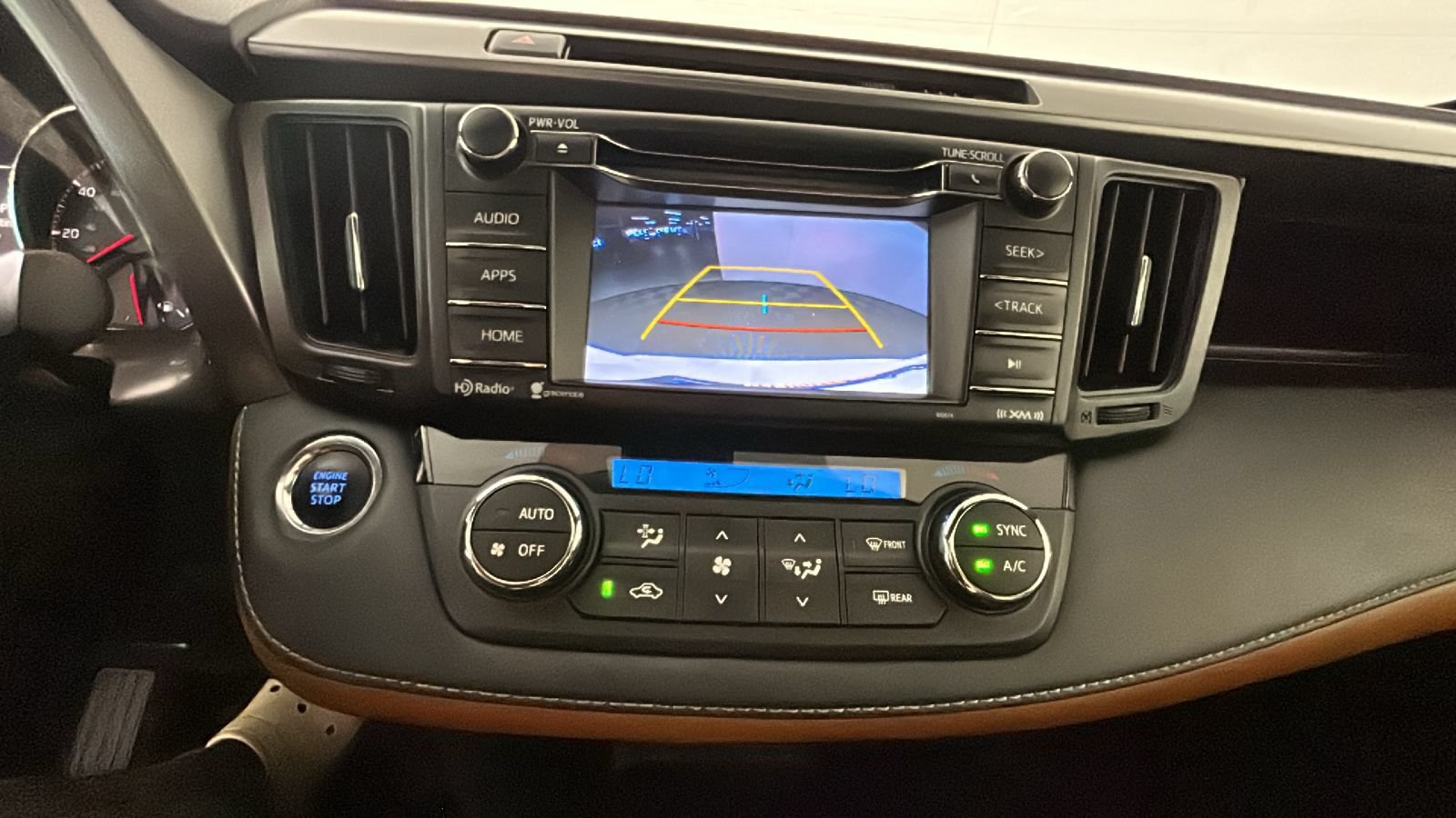 Used 2018 Toyota RAV4 SE w/ Power Extra Value Package AWD/4WD image 27