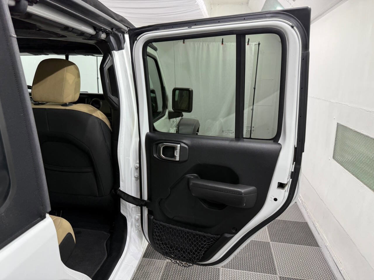 Used 2018 Jeep Wrangler Unlimited Sport S image 26