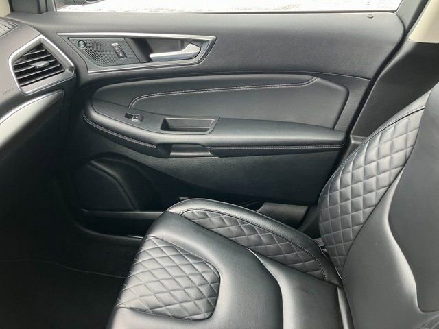 Used 2024 Ford Edge Titanium image 13