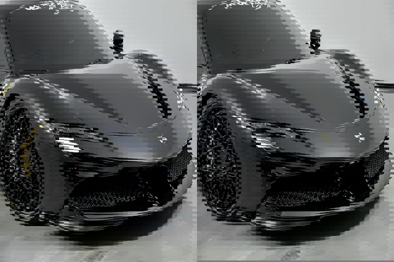 Used 2022 Ferrari SF90 Stradale image 3