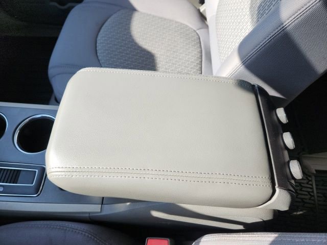 Used 2010 Chevrolet Traverse LT FWD image 20